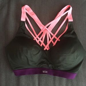 Victoria Secret Sport (VSX) sport bra